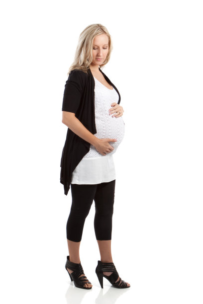 白色背景下的孕妇图片下载