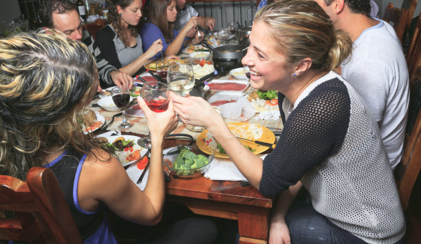 火锅晚餐-有趣图片下载