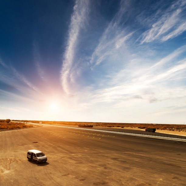 柏油公路图片下载