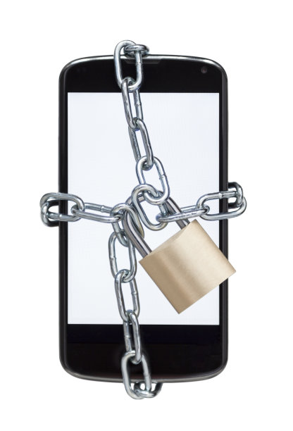 一部手机被锁和链条包裹着图片下载
