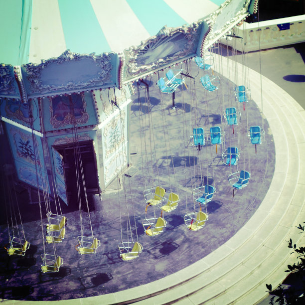 旋转木马在巴塞罗那图片下载