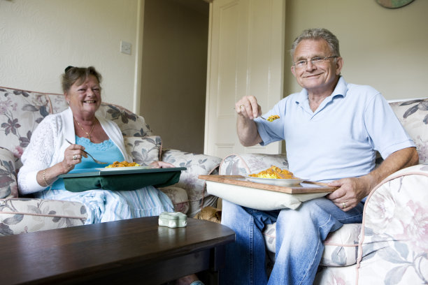 退休:晚餐时间图片下载