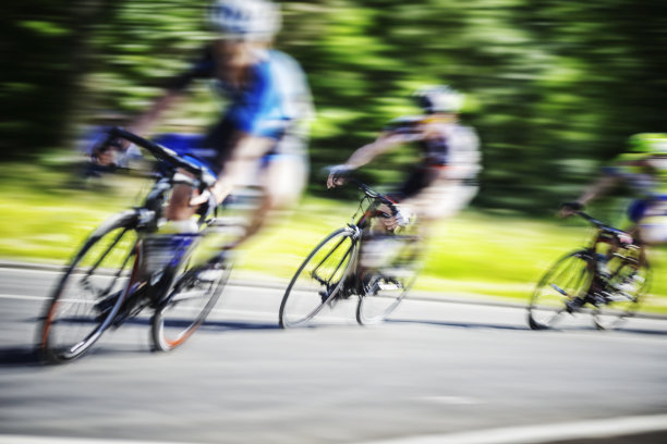 骑自行车比赛图片下载