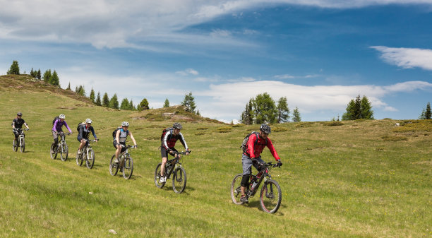 牧场下坡,卡林西亚图片下载
