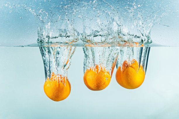 橙子溅到水里图片下载