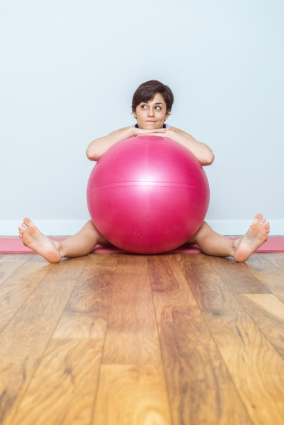 女人想瑜伽图片下载