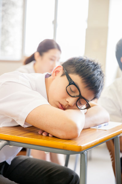 疲惫的学生素材图片