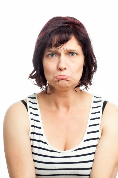 43岁的女人-表情-撅嘴图片下载