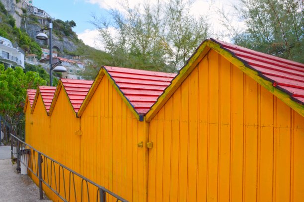 海滩小屋，意大利阿马尔菲海岸图片下载