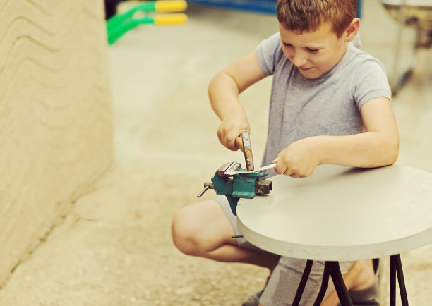男孩让火箭图片下载