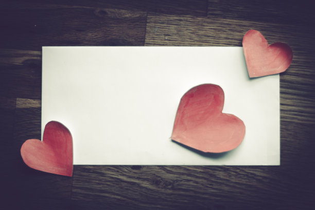 贺卡与红色的hearhs图片下载