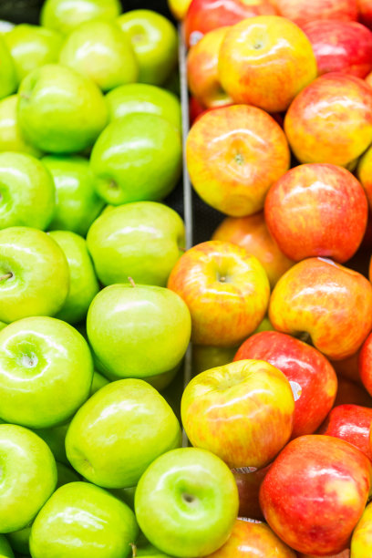 又绿又红又漂亮的苹果图片下载