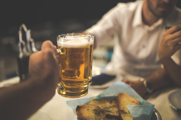 啤酒烤面包图片下载