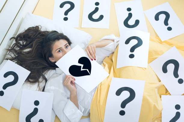 破碎的心的女孩图片下载