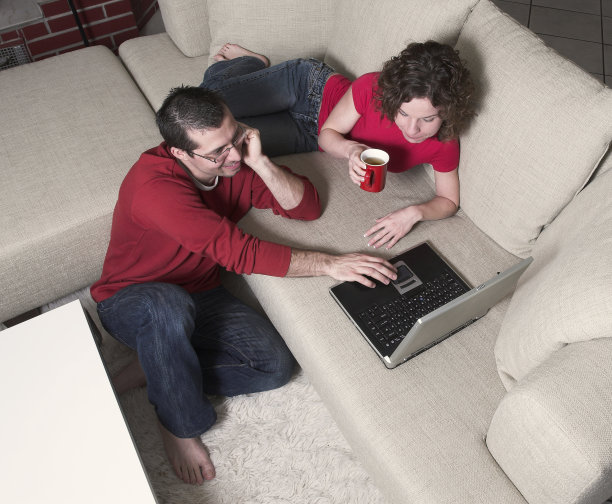 年轻的夫妇图片下载