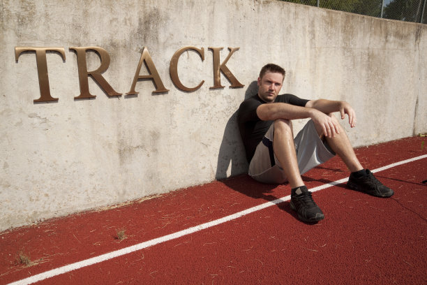 跑道上的人图片下载