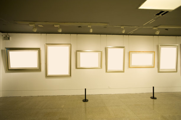 画廊里的白色镜框图片下载