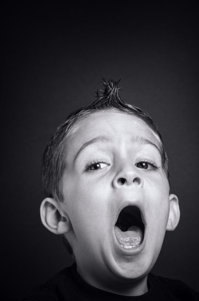 瞌睡的孩子张着嘴图片下载