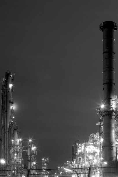 精炼厂黑白图片下载