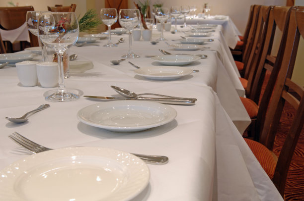 餐桌上5图片下载