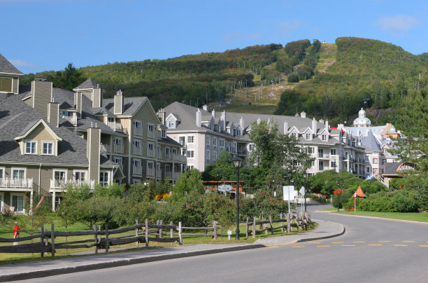 用弹簧颤动的公寓酒店图片下载