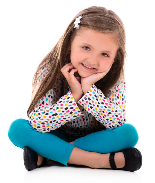 可爱的小女孩微笑着图片下载