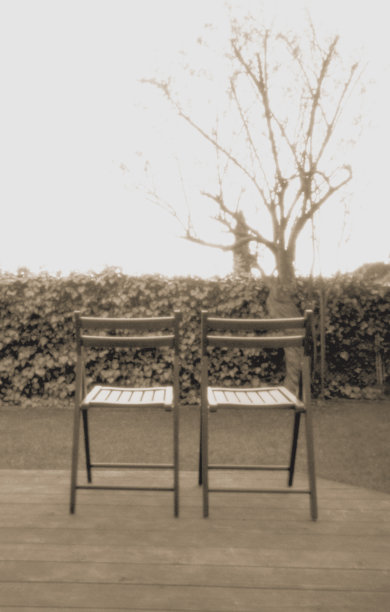 两把椅子图片下载