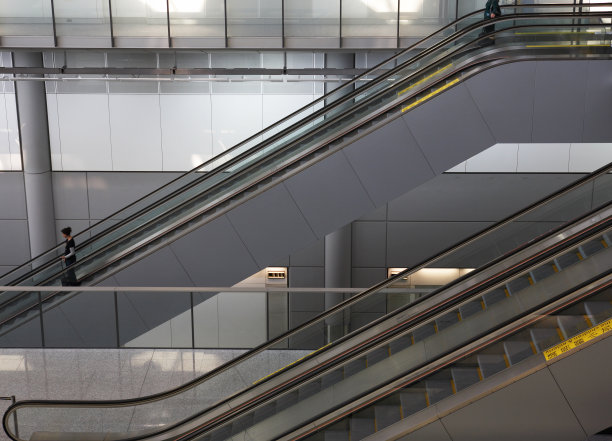 机场的自动扶梯图片下载