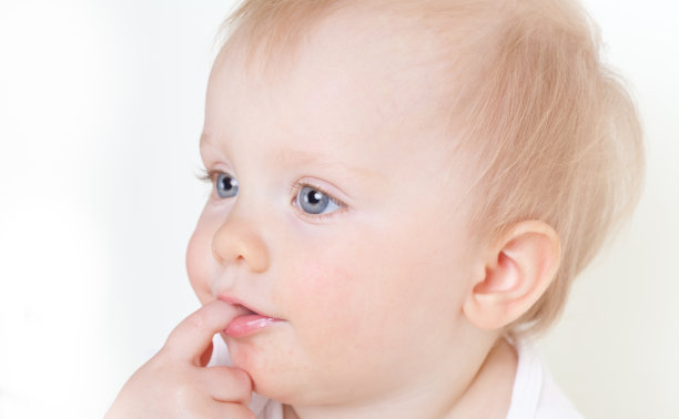 小女孩想图片下载