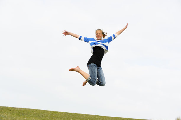 快乐的女孩图片下载