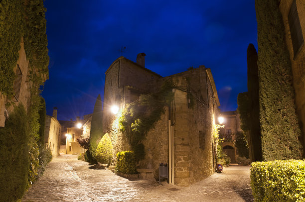 中世纪的村庄街道图片下载