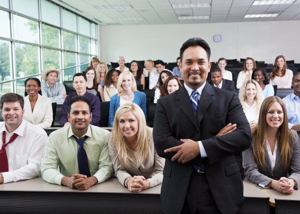 商务:微笑团队会议或课堂图片下载