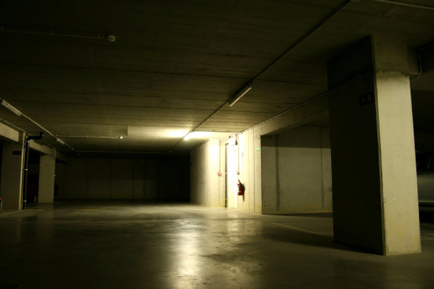 地下停车场图片下载