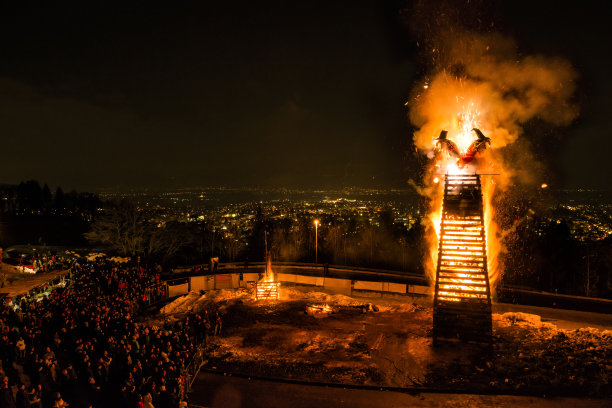 传统的篝火图片下载