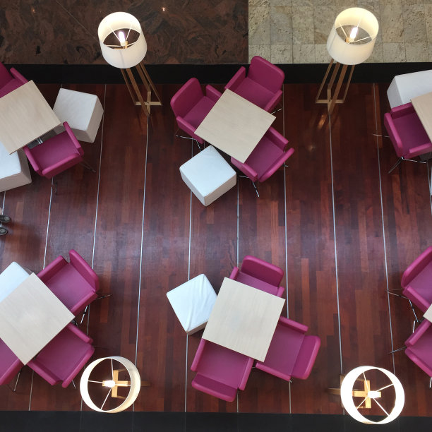 餐厅桌子椅子图片下载