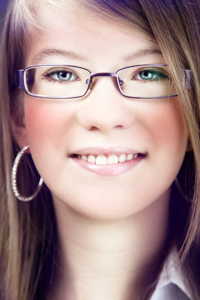 少女微笑图片下载