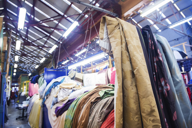 巴拉斯市场的布料大甩卖图片下载