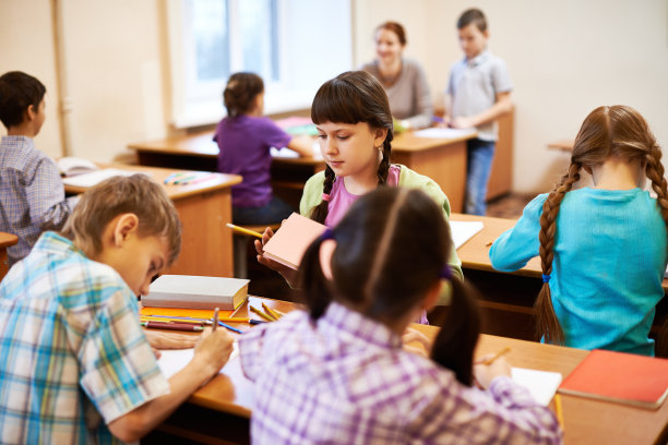 小的同学图片下载