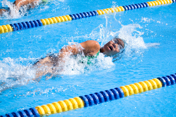 游泳运动员图片下载