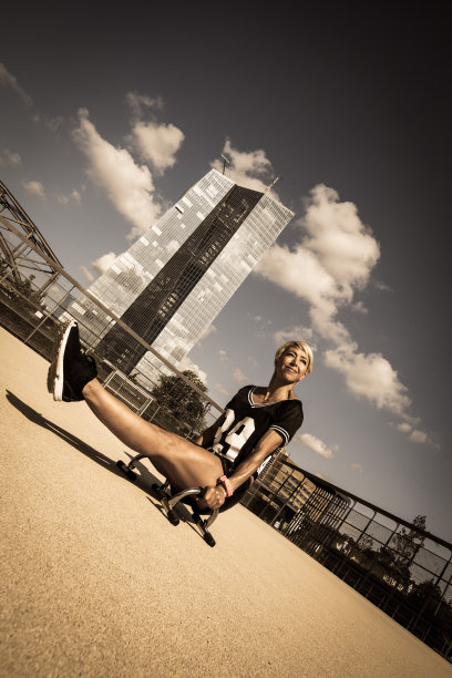 女人做健身图片下载