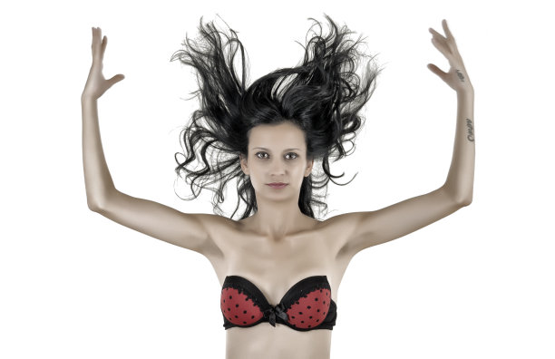 愤怒的年轻女子图片下载