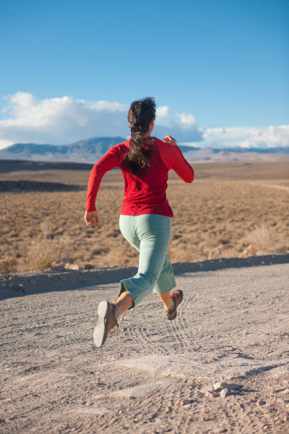 山风暴跑步图片下载