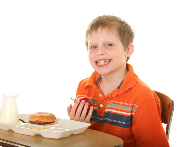 男生吃午餐图片下载