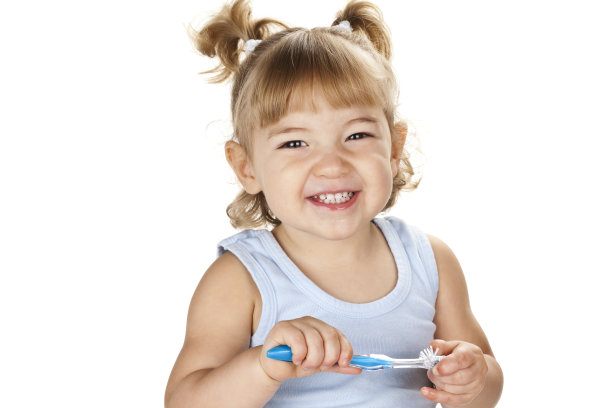 带牙刷的小女孩图片下载