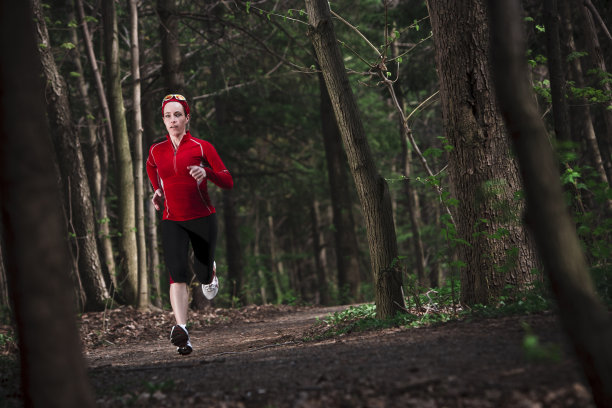 年轻女子跑步,图片下载