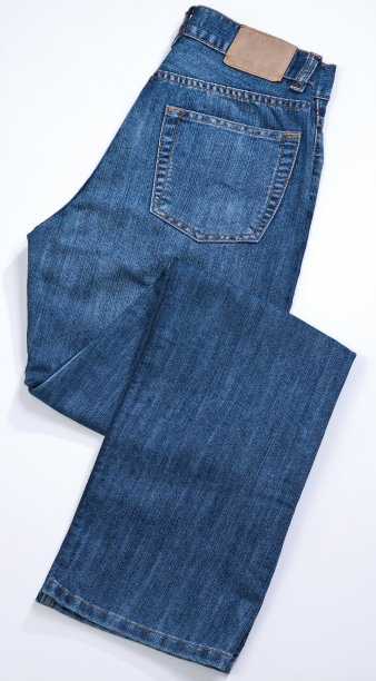 蓝色牛仔裤孤立在白色背景与路径图片下载