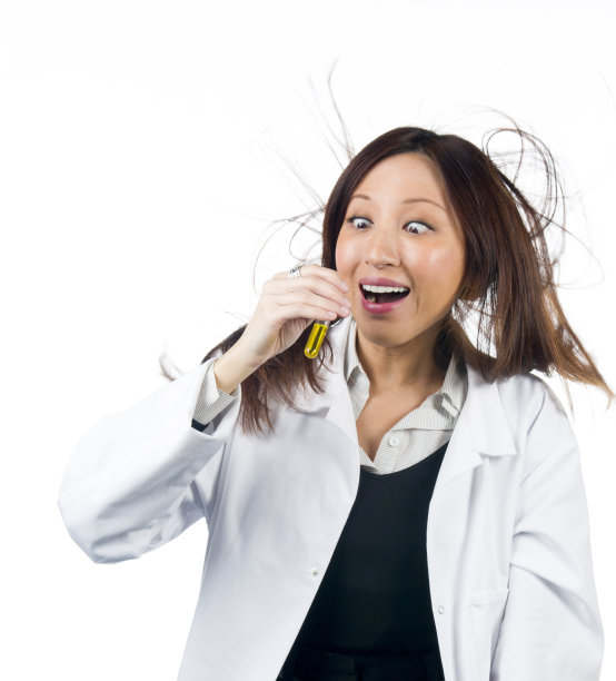 斗鸡眼的科学家图片下载