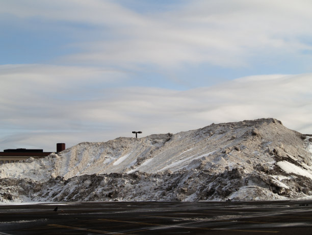 巨大的雪桩图片下载