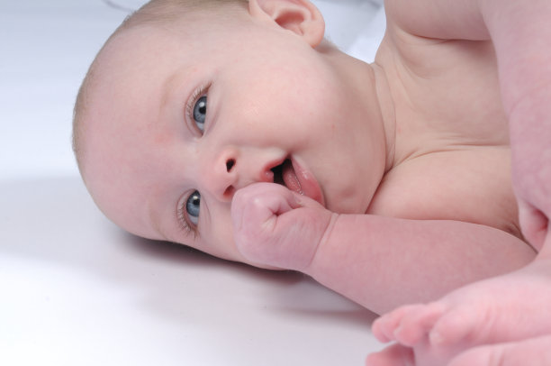 吮吸我的拇指。图片下载