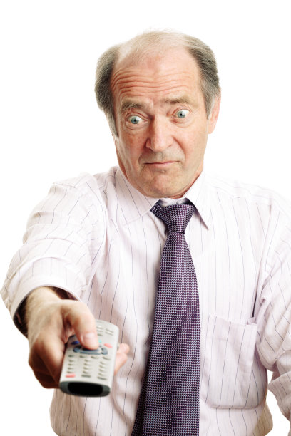 高级男子与远程控制图片下载